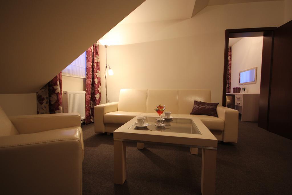 Biala Akacja Resort & Business Prudnik Quarto foto
